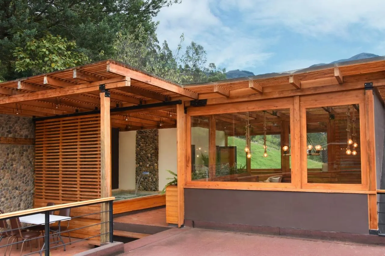 Picota Cucho: Enchanting VIP Quinta with Jacuzzi near Cuenca