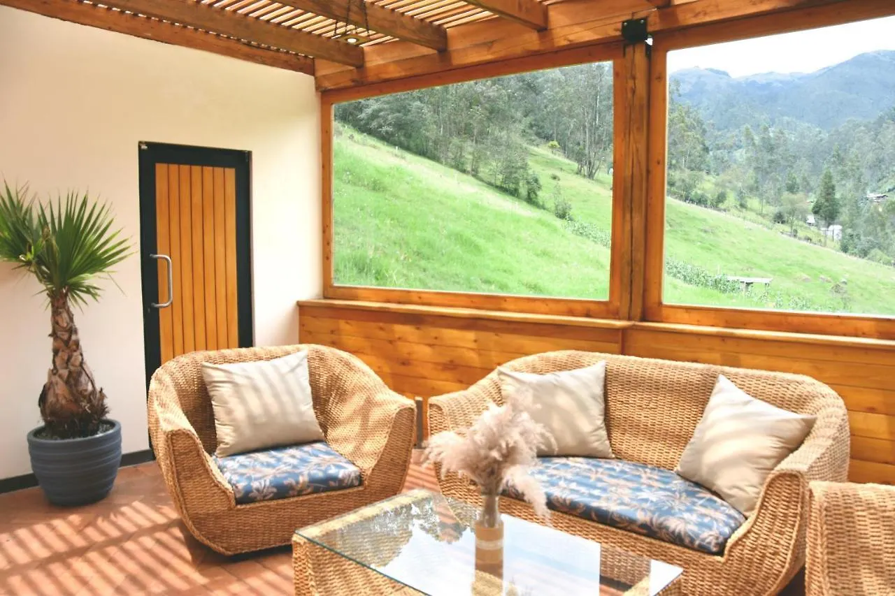 Villa Picota Cucho: Enchanting VIP Quinta with Jacuzzi near Cuenca