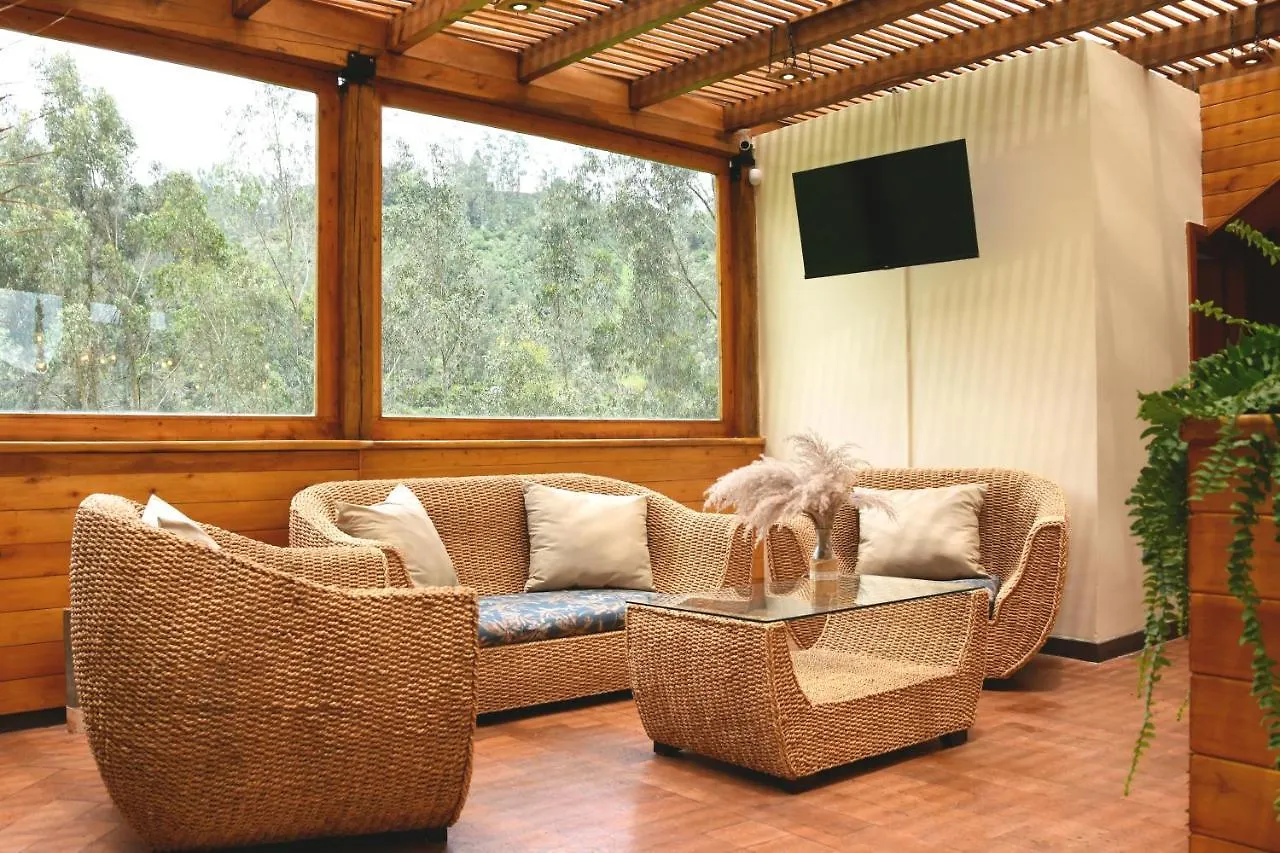 Picota Cucho: Enchanting VIP Quinta with Jacuzzi near Cuenca Ecuador