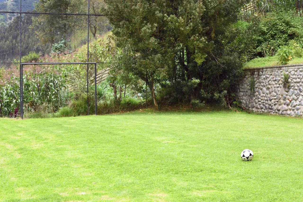 Picota Cucho: Enchanting VIP Quinta with Jacuzzi near Cuenca 0*,  Ecuador