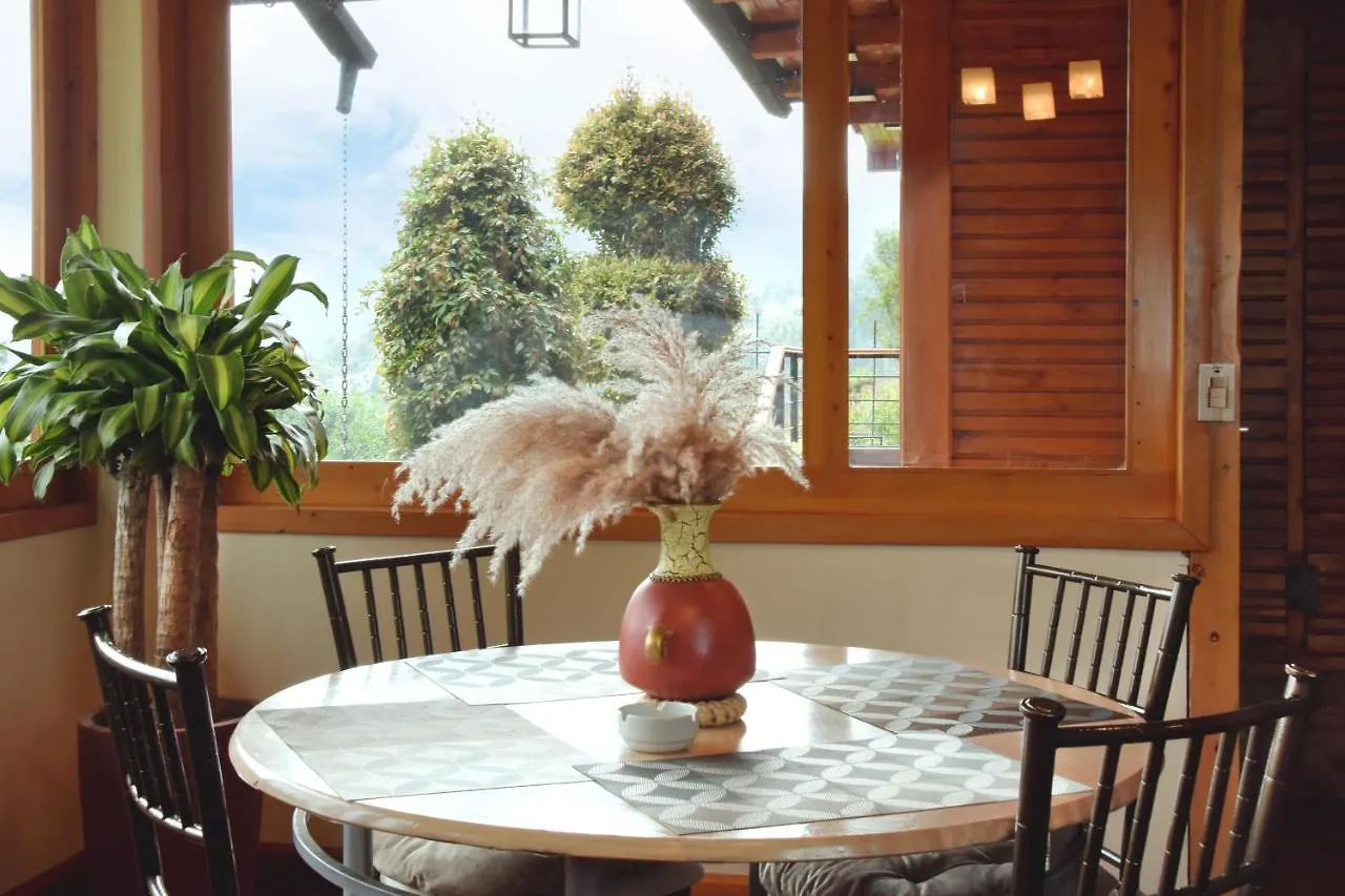Picota Cucho: Enchanting VIP Quinta with Jacuzzi near Cuenca 0*,