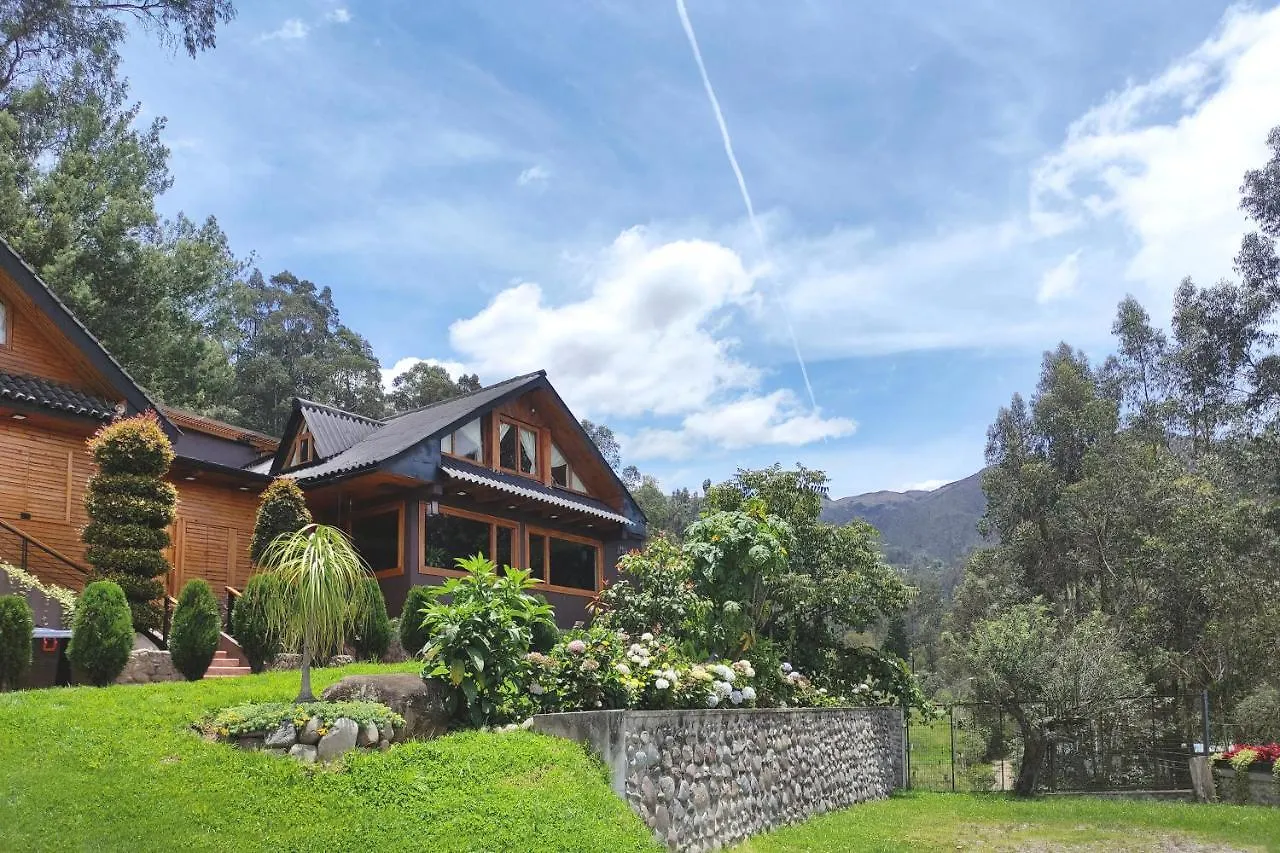 Picota Cucho: Enchanting VIP Quinta with Jacuzzi near Cuenca 0*,  Ecuador
